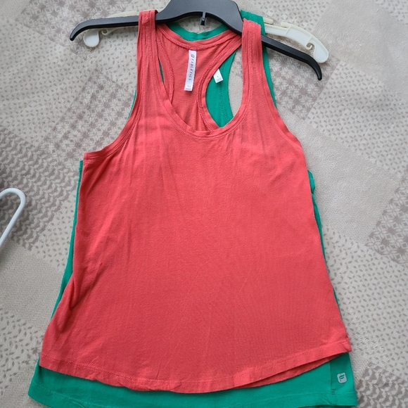 4 Fabletics tank tops SIZE Small & XS - Picture 2 of 14